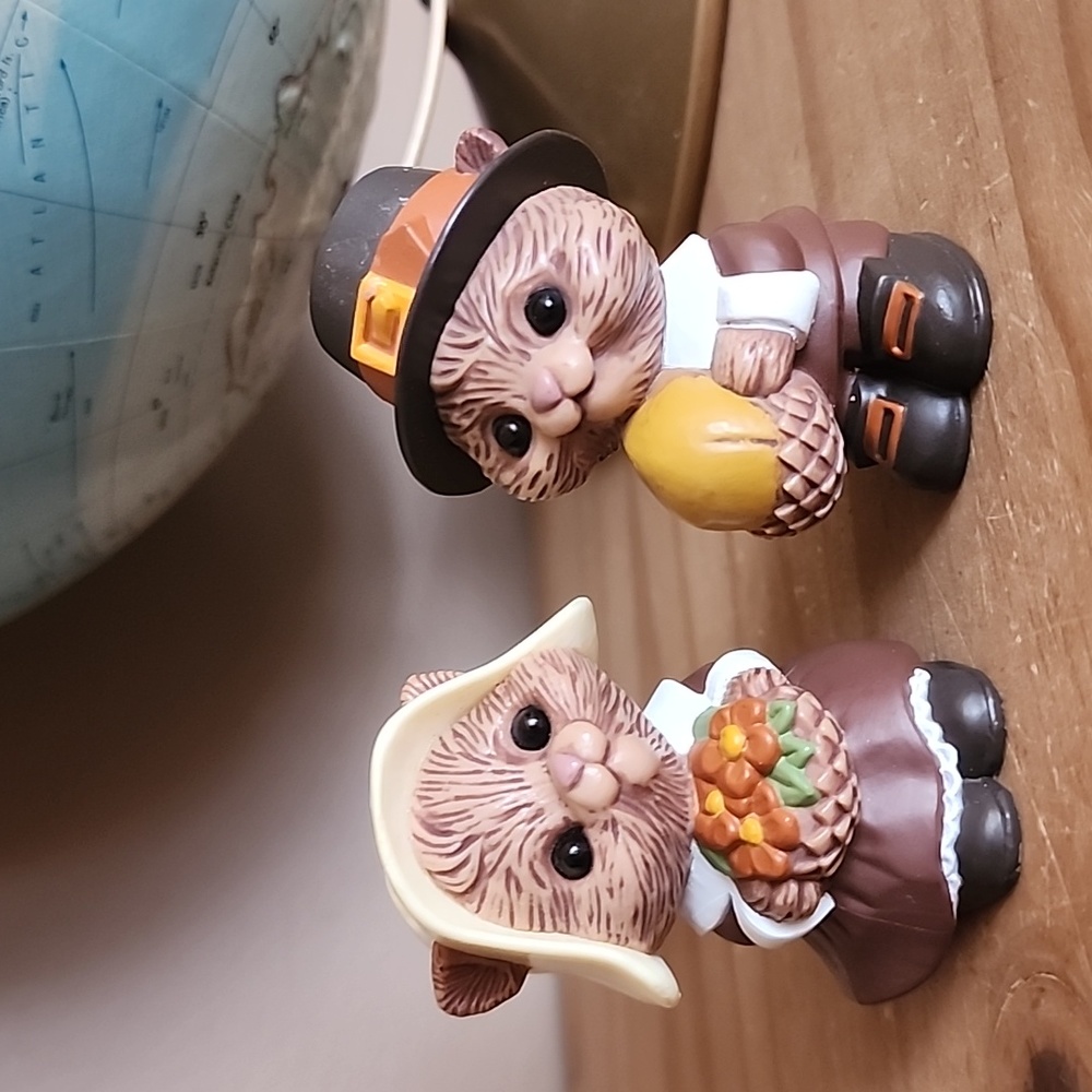 Vintage squirrel salt and pepper shaker set